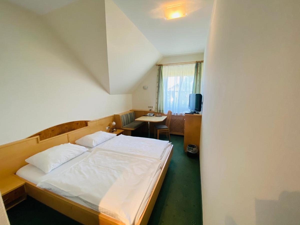 Hotel Stich Manhartsbrunn Exterior photo